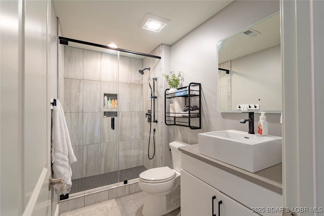 Country Club Cove - Residential