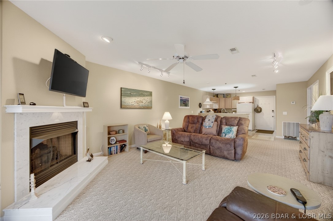 Cedar Glen Condominium - Residential