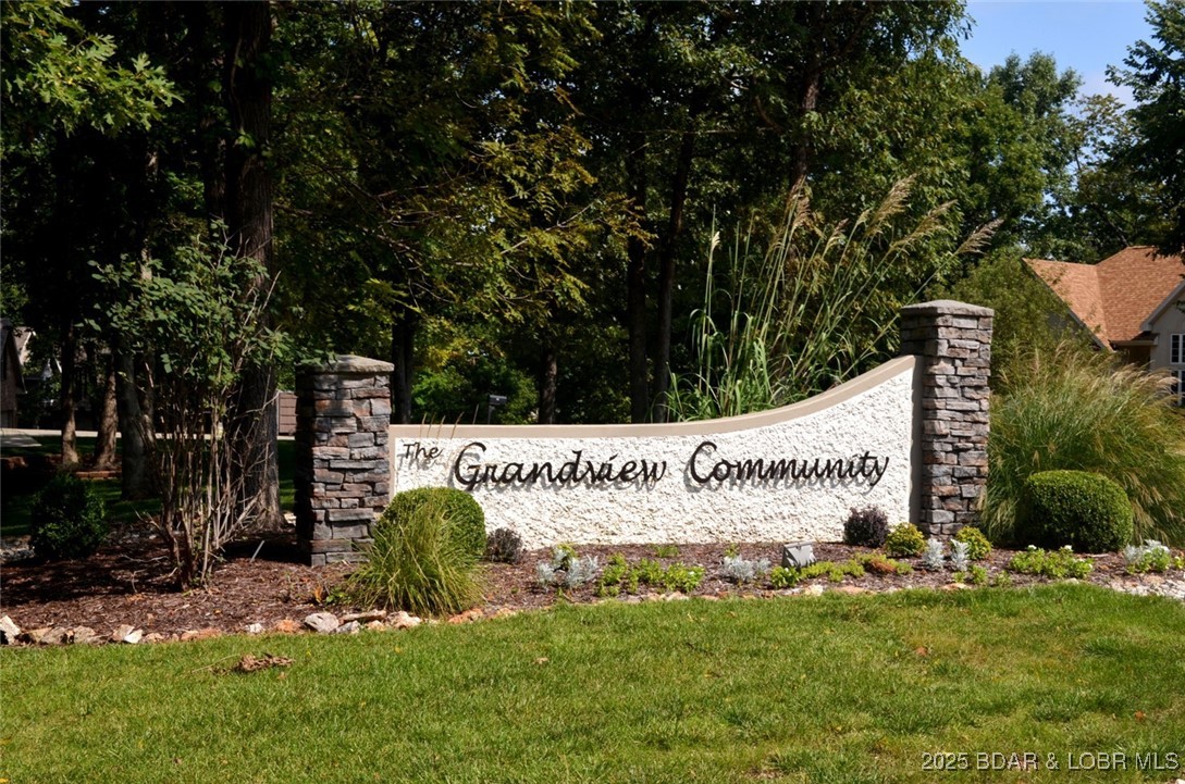 Villas At Grandview - Residential