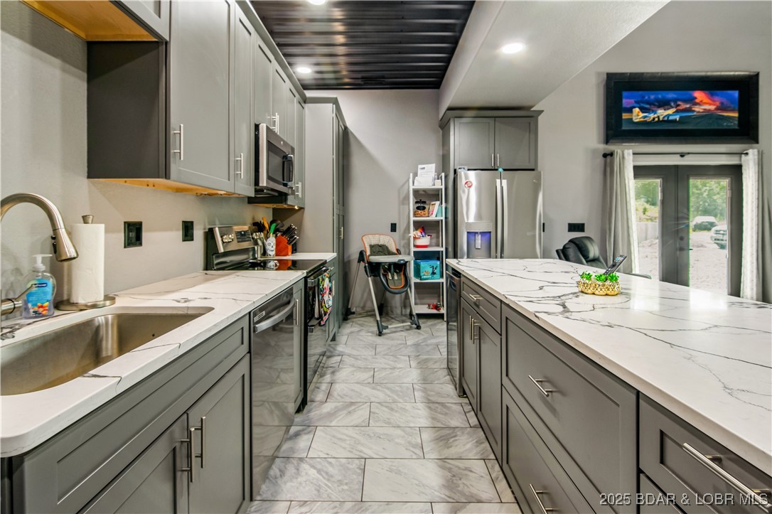 Linn Creek, Missouri 65052, United States, 4 Bedrooms Bedrooms, ,4 BathroomsBathrooms,Residential,Active,161250