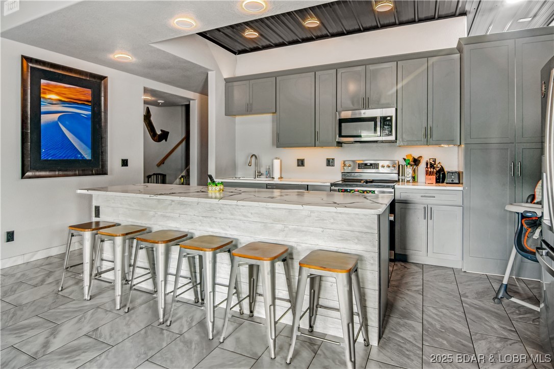 Linn Creek, Missouri 65052, United States, 4 Bedrooms Bedrooms, ,4 BathroomsBathrooms,Residential,Active,161250