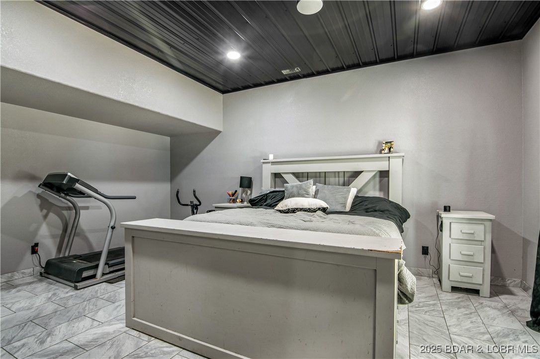 Linn Creek, Missouri 65052, United States, 4 Bedrooms Bedrooms, ,4 BathroomsBathrooms,Residential,Active,161250