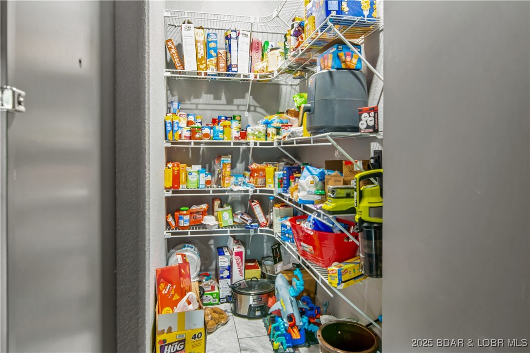 Linn Creek, Missouri 65052, United States, 4 Bedrooms Bedrooms, ,4 BathroomsBathrooms,Residential,Active,161250