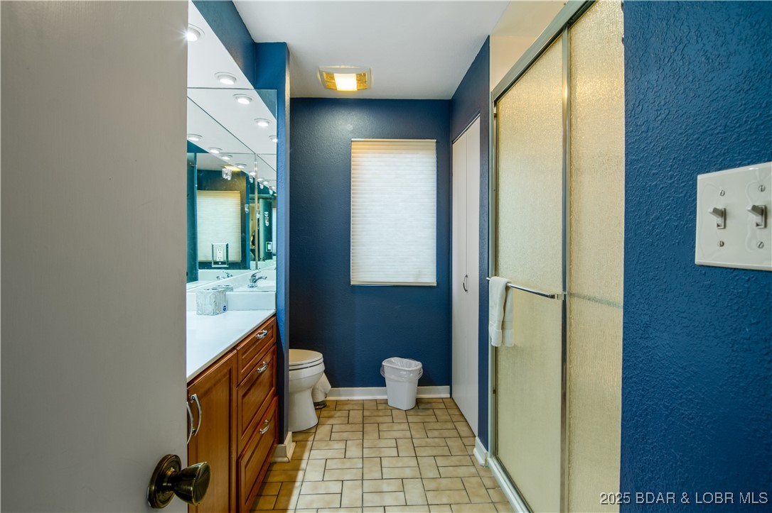 Lake Ozark, Missouri 65049, United States, 2 Bedrooms Bedrooms, ,2 BathroomsBathrooms,Residential,Active,98410