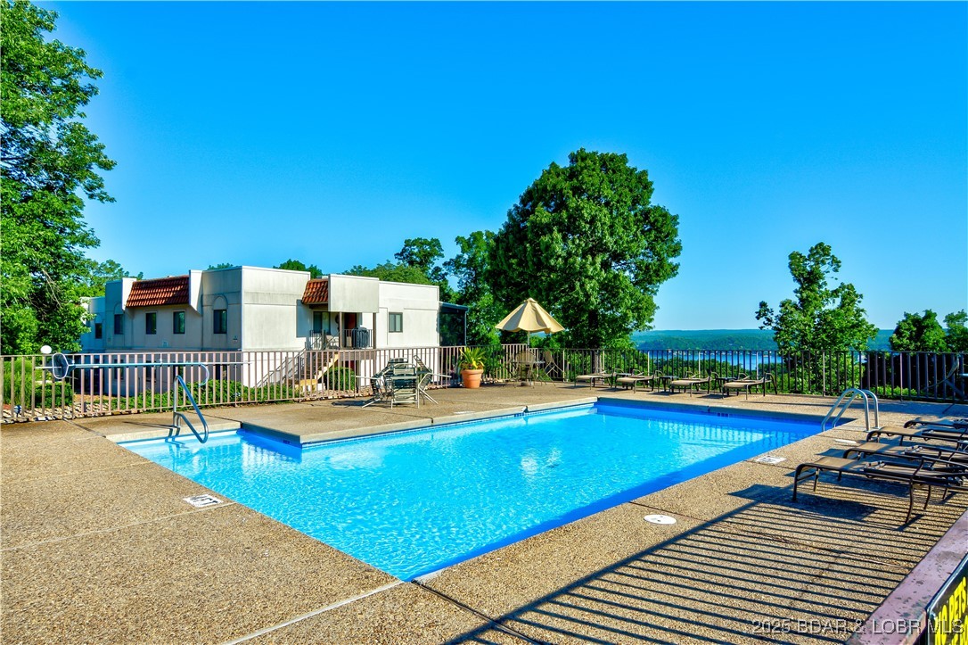 Lake Ozark, Missouri 65049, United States, 2 Bedrooms Bedrooms, ,2 BathroomsBathrooms,Residential,Active,98410