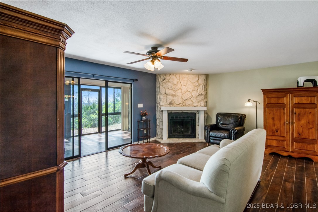 Lake Ozark, Missouri 65049, United States, 2 Bedrooms Bedrooms, ,2 BathroomsBathrooms,Residential,Active,98410