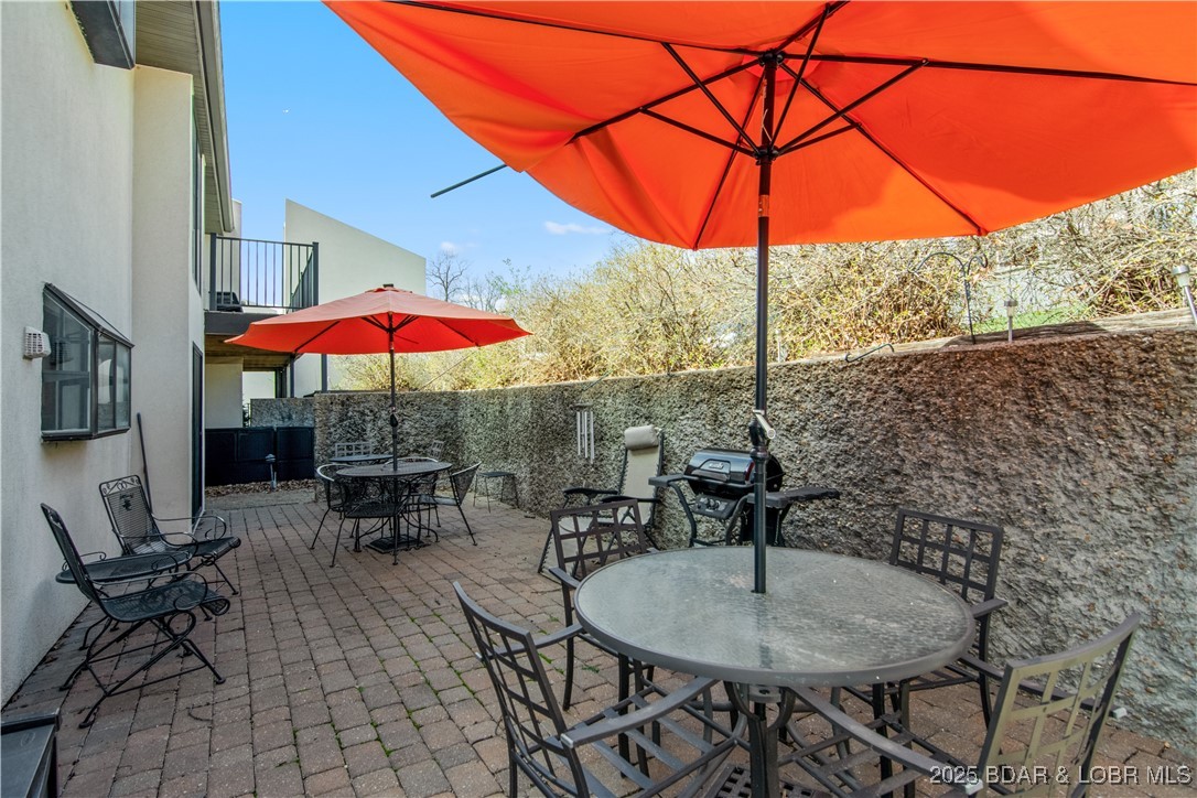 Lake Ozark, Missouri 65049, United States, 2 Bedrooms Bedrooms, ,2 BathroomsBathrooms,Residential,Active,98410