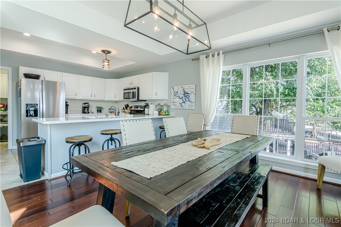 Sunrise Beach, Missouri 65079, United States, 4 Bedrooms Bedrooms, ,4 BathroomsBathrooms,Residential,Contingent,45417