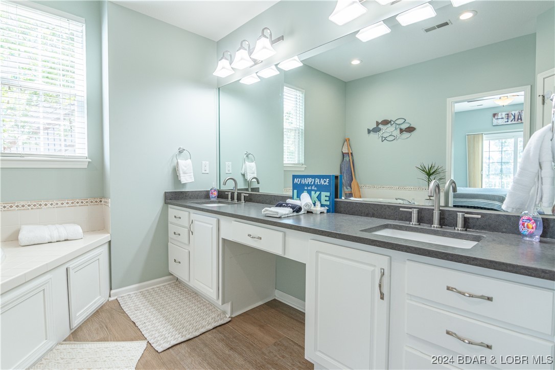 Sunrise Beach, Missouri 65079, United States, 4 Bedrooms Bedrooms, ,4 BathroomsBathrooms,Residential,Contingent,45417