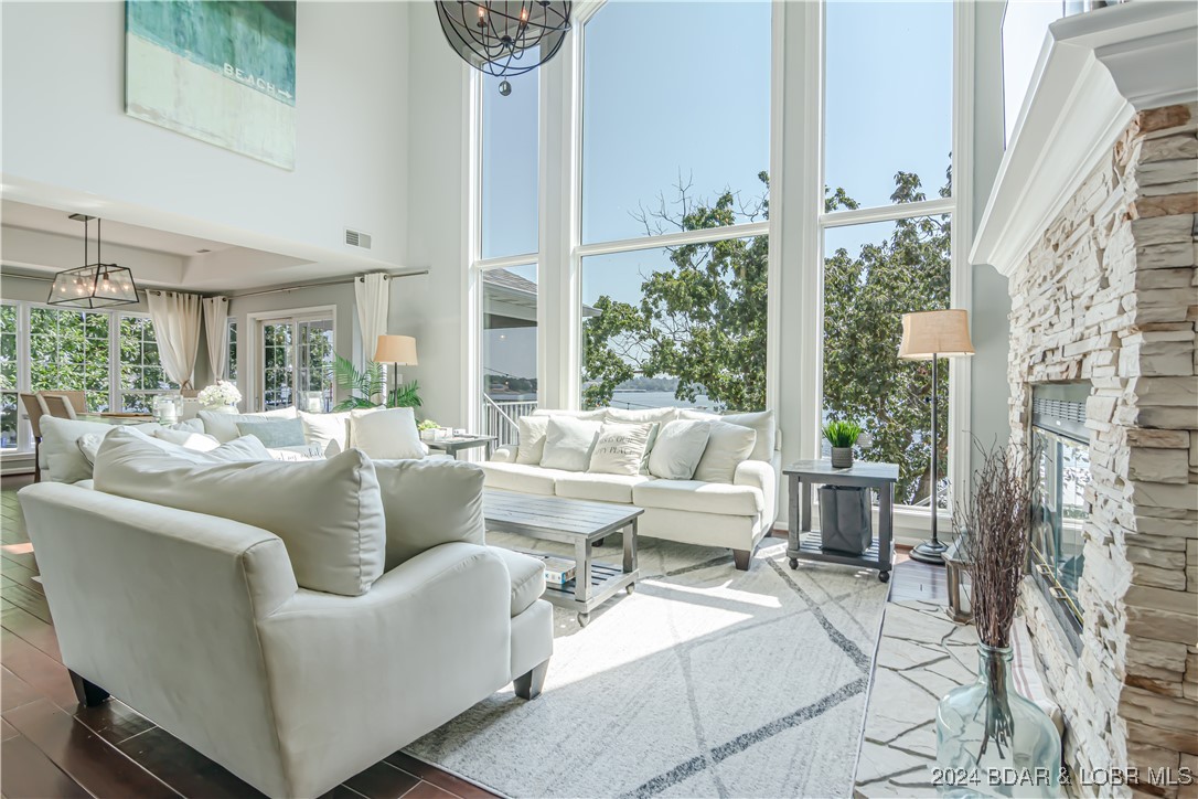 Sunrise Beach, Missouri 65079, United States, 4 Bedrooms Bedrooms, ,4 BathroomsBathrooms,Residential,Contingent,45417