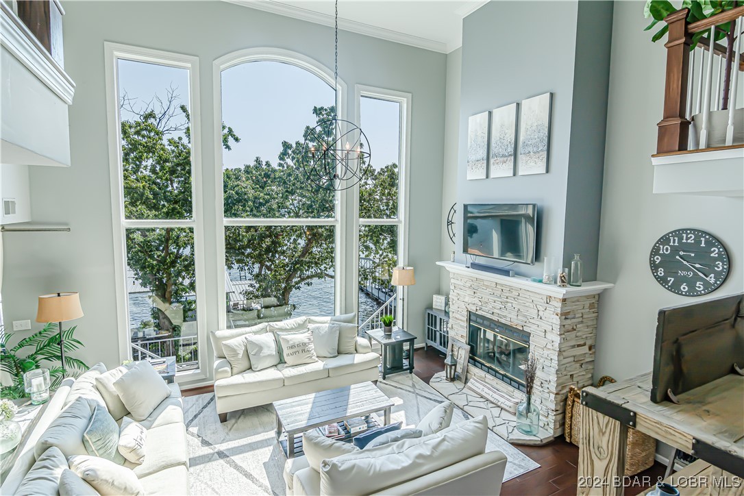 Sunrise Beach, Missouri 65079, United States, 4 Bedrooms Bedrooms, ,4 BathroomsBathrooms,Residential,Contingent,45417