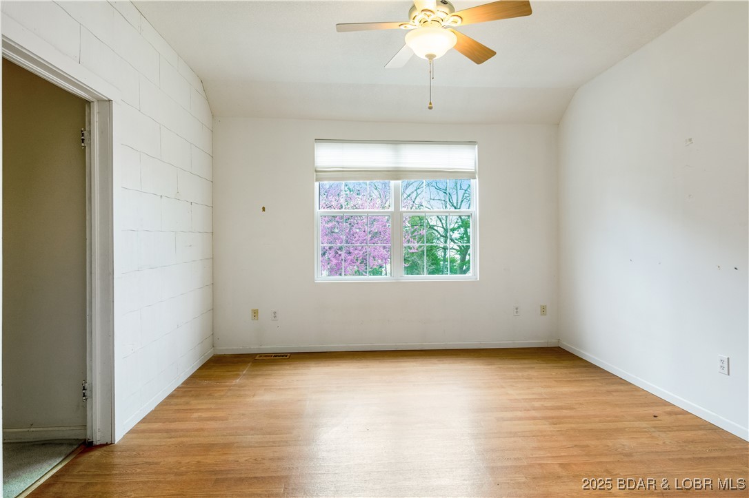 Lake Ozark, Missouri 65049, United States, 3 Bedrooms Bedrooms, ,2 BathroomsBathrooms,Residential,Contingent,102227