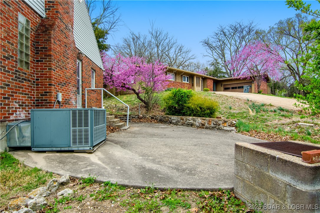 Lake Ozark, Missouri 65049, United States, 3 Bedrooms Bedrooms, ,2 BathroomsBathrooms,Residential,Contingent,102227