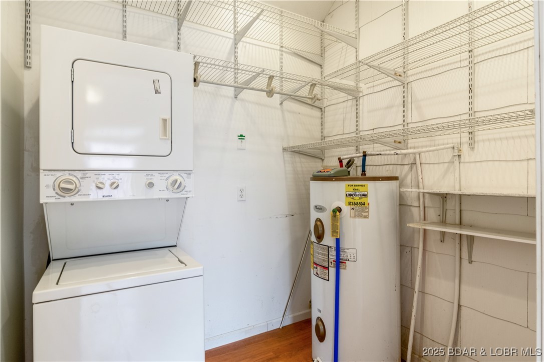 Lake Ozark, Missouri 65049, United States, 3 Bedrooms Bedrooms, ,2 BathroomsBathrooms,Residential,Contingent,102227