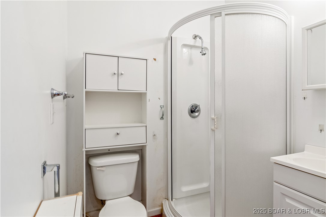 Lake Ozark, Missouri 65049, United States, 3 Bedrooms Bedrooms, ,2 BathroomsBathrooms,Residential,Contingent,102227