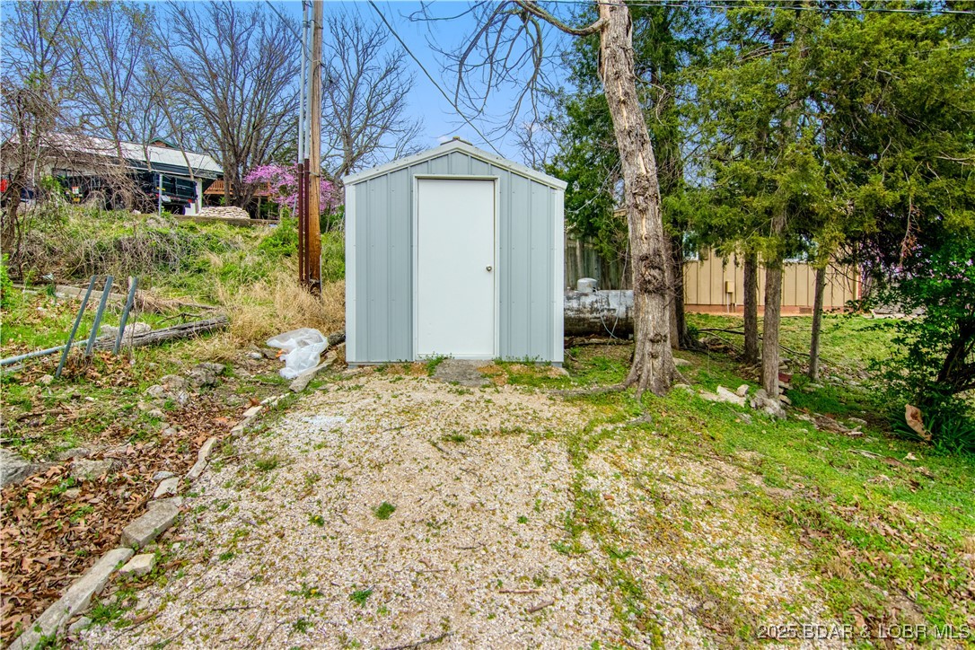 Lake Ozark, Missouri 65049, United States, 3 Bedrooms Bedrooms, ,2 BathroomsBathrooms,Residential,Contingent,102227