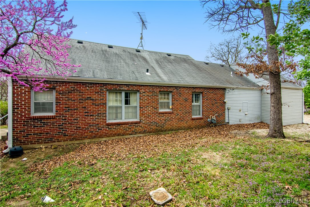 Lake Ozark, Missouri 65049, United States, 3 Bedrooms Bedrooms, ,2 BathroomsBathrooms,Residential,Contingent,102227