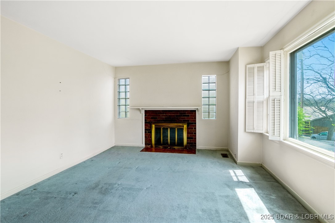 Lake Ozark, Missouri 65049, United States, 3 Bedrooms Bedrooms, ,2 BathroomsBathrooms,Residential,Contingent,102227