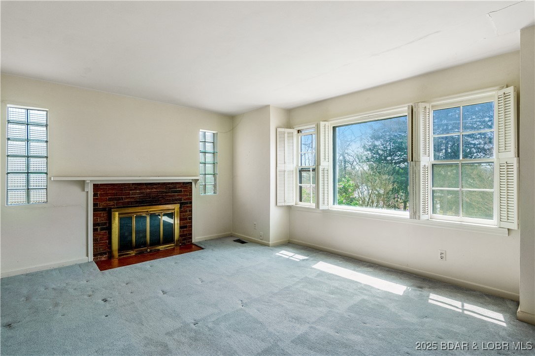 Lake Ozark, Missouri 65049, United States, 3 Bedrooms Bedrooms, ,2 BathroomsBathrooms,Residential,Contingent,102227