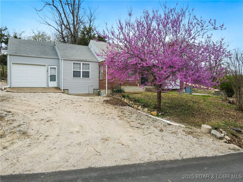 Lake Ozark, Missouri 65049, United States, 3 Bedrooms Bedrooms, ,2 BathroomsBathrooms,Residential,Contingent,102227