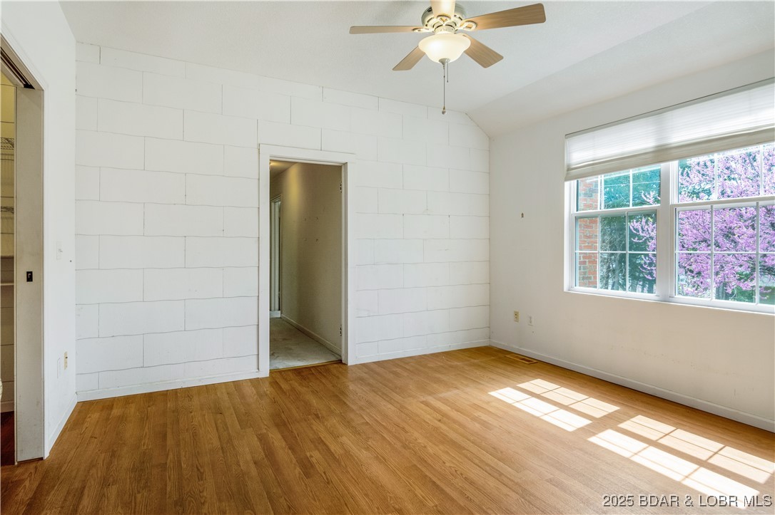 Lake Ozark, Missouri 65049, United States, 3 Bedrooms Bedrooms, ,2 BathroomsBathrooms,Residential,Contingent,102227