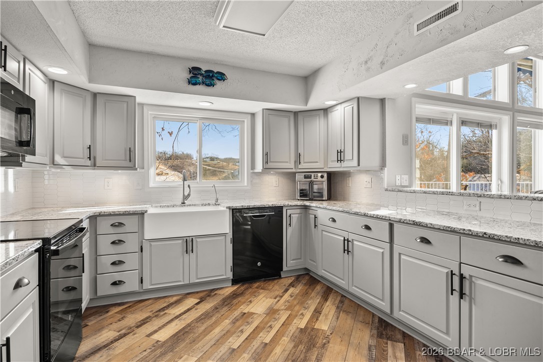 Shores Of Camelot Condominiums - Residential