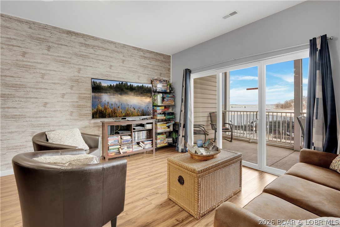 Robins at the Waters Edge Condominium - Residential