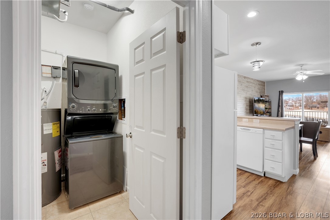 Robins at the Waters Edge Condominium - Residential