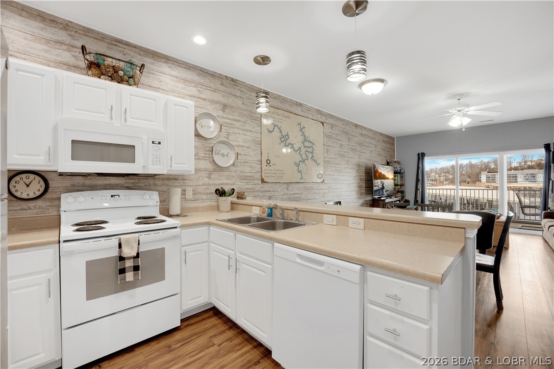 Robins at the Waters Edge Condominium - Residential