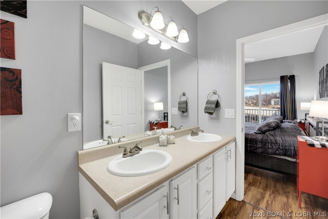 Robins at the Waters Edge Condominium - Residential