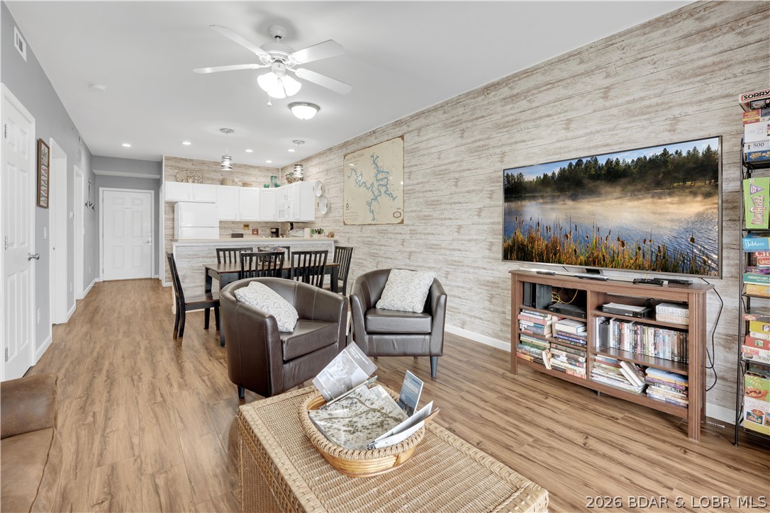 Robins at the Waters Edge Condominium - Residential