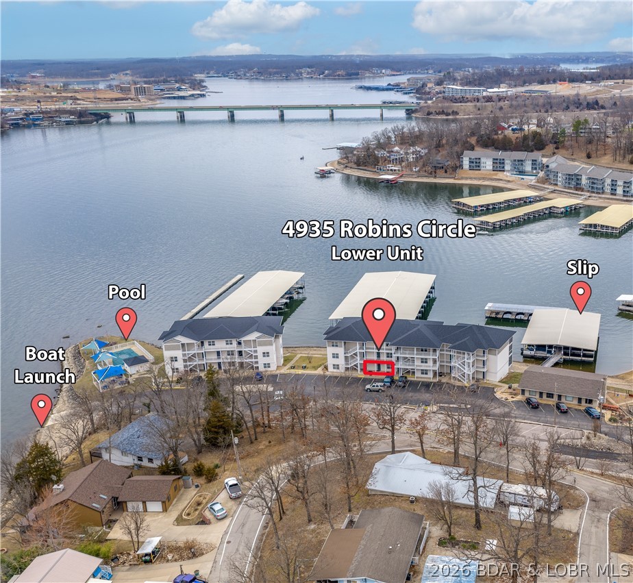 Robins at the Waters Edge Condominium - Residential