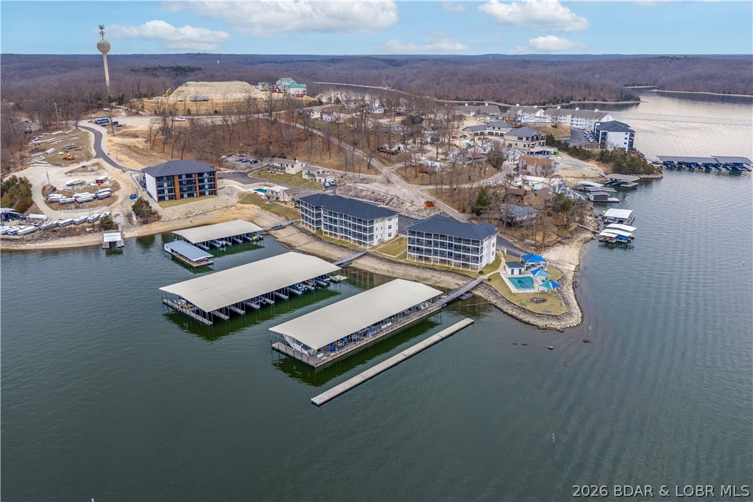 Robins at the Waters Edge Condominium - Residential
