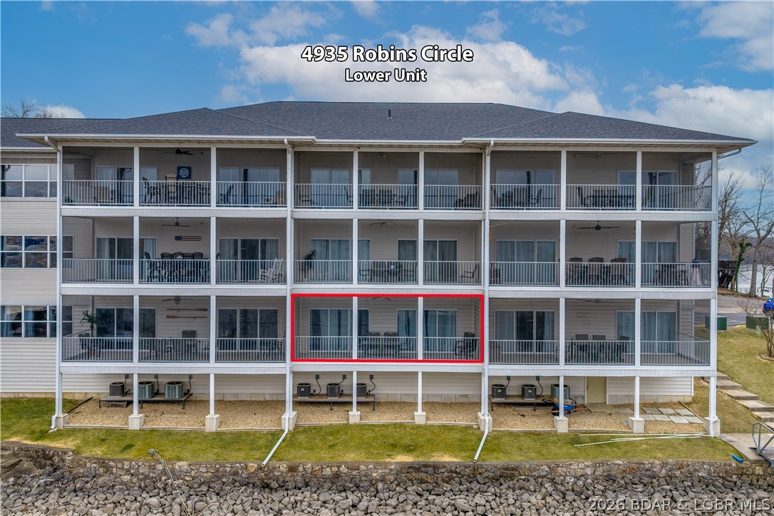 Robins at the Waters Edge Condominium - Residential