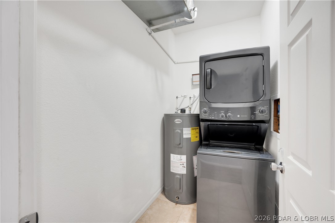 Robins at the Waters Edge Condominium - Residential