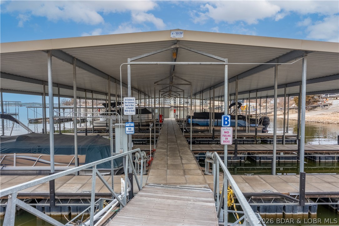 Robins at the Waters Edge Condominium - Residential