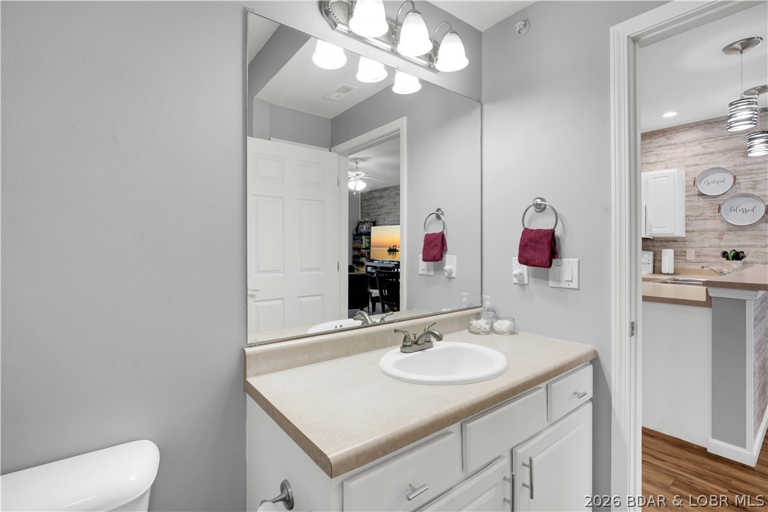 Robins at the Waters Edge Condominium - Residential