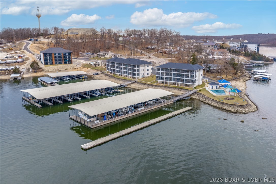 Robins at the Waters Edge Condominium - Residential