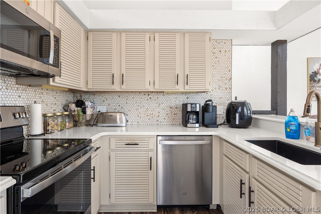 Tan-Tar-A Estates - Residential