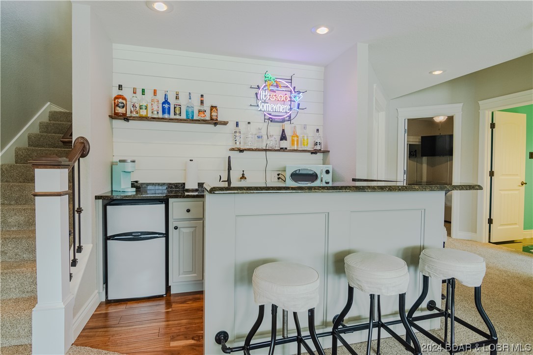 Porto Cima, Missouri 65079, United States, 5 Bedrooms Bedrooms, ,4 BathroomsBathrooms,Residential,Pending,63727