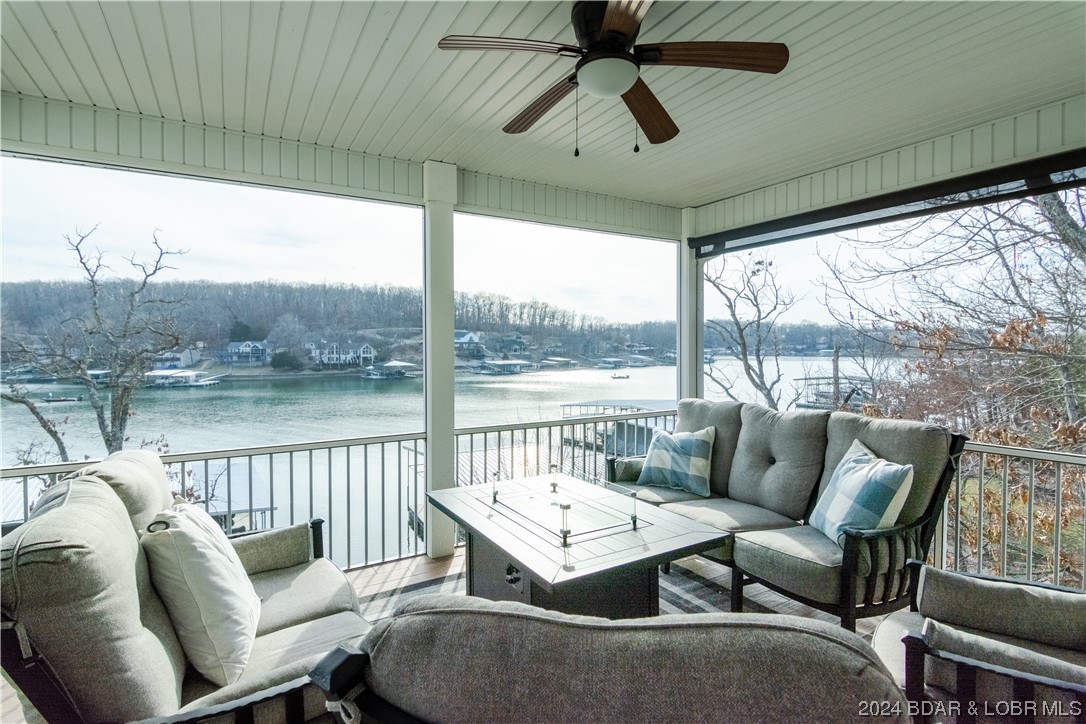 Porto Cima, Missouri 65079, United States, 5 Bedrooms Bedrooms, ,4 BathroomsBathrooms,Residential,Pending,63727