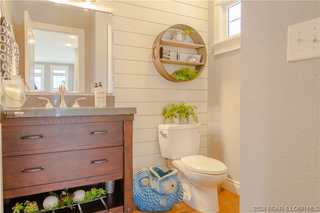 Porto Cima, Missouri 65079, United States, 5 Bedrooms Bedrooms, ,4 BathroomsBathrooms,Residential,Pending,63727