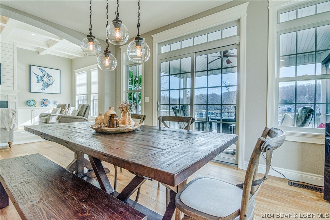 Porto Cima, Missouri 65079, United States, 5 Bedrooms Bedrooms, ,4 BathroomsBathrooms,Residential,Pending,63727