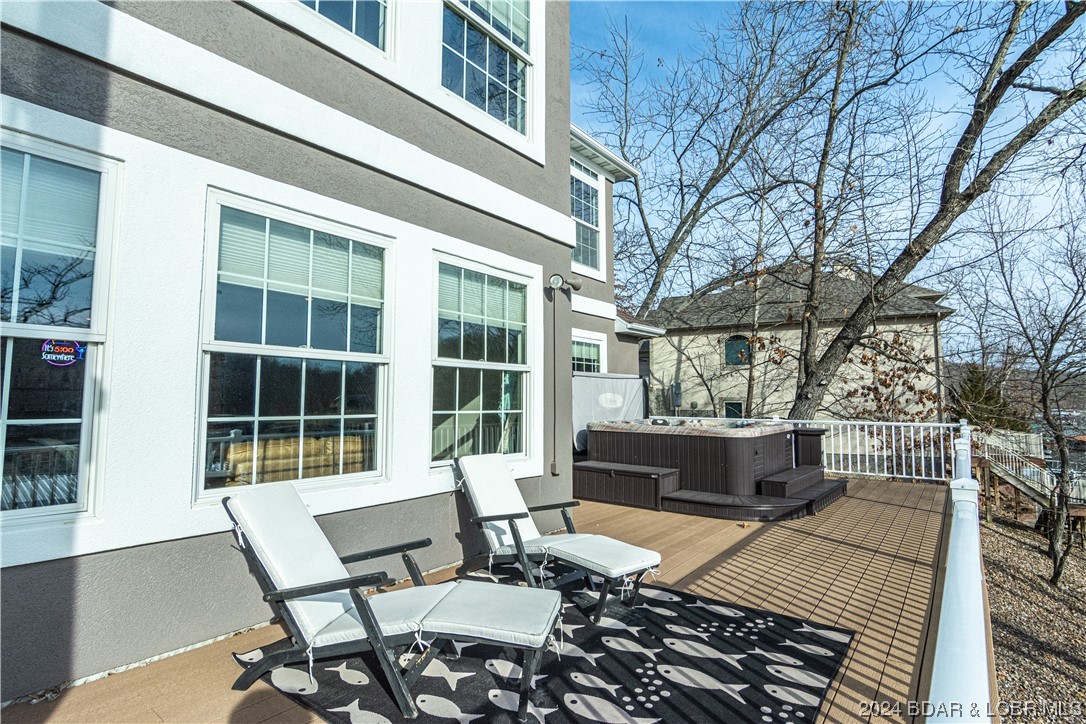 Porto Cima, Missouri 65079, United States, 5 Bedrooms Bedrooms, ,4 BathroomsBathrooms,Residential,Pending,63727