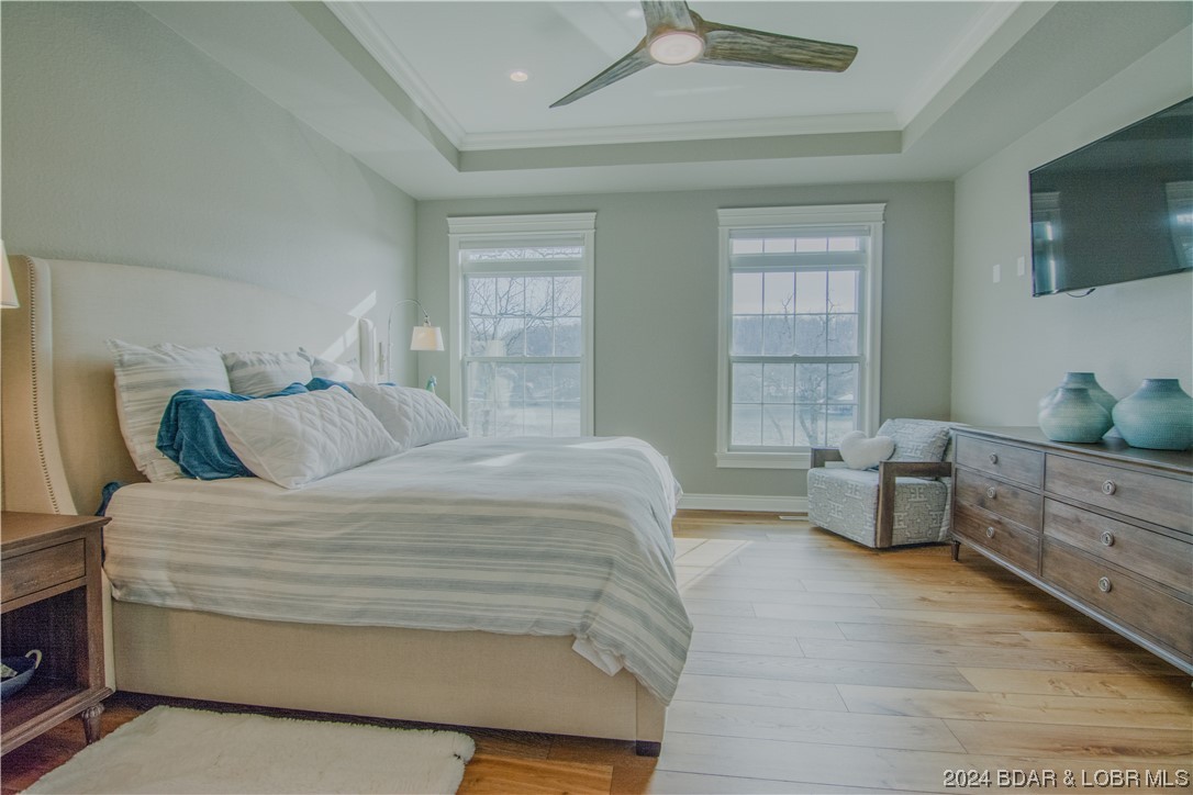 Porto Cima, Missouri 65079, United States, 5 Bedrooms Bedrooms, ,4 BathroomsBathrooms,Residential,Pending,63727