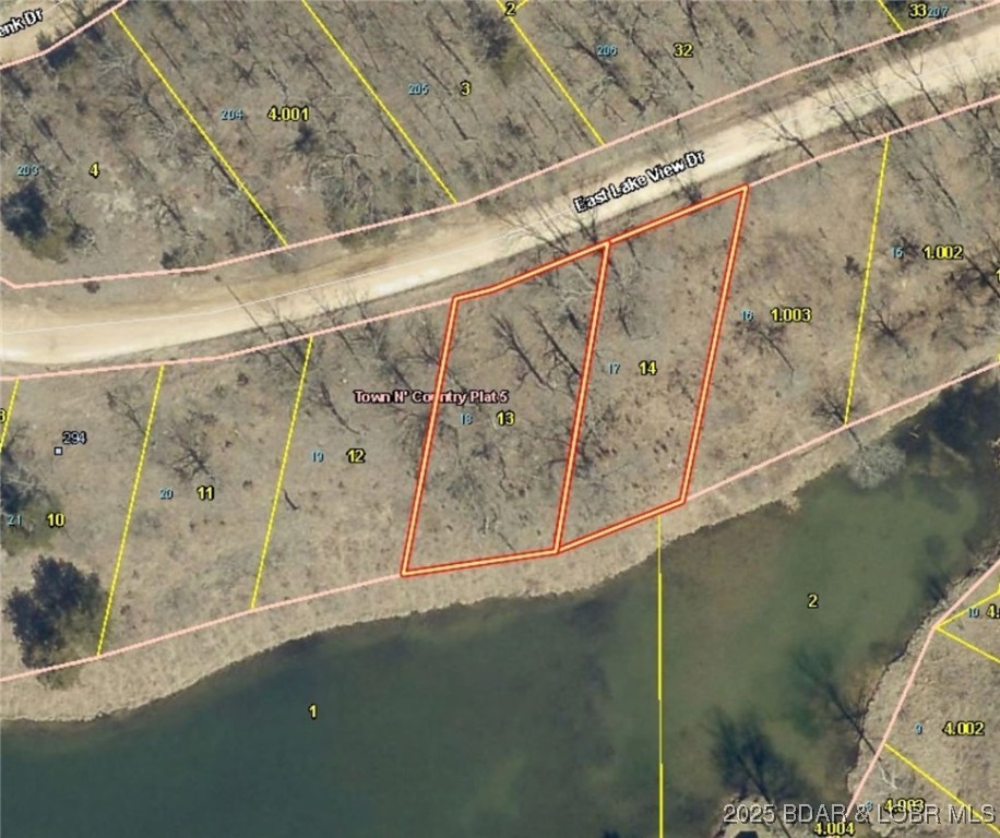 Town N Country - Land