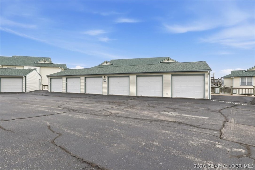 The Evergreens On The Lake - Residential