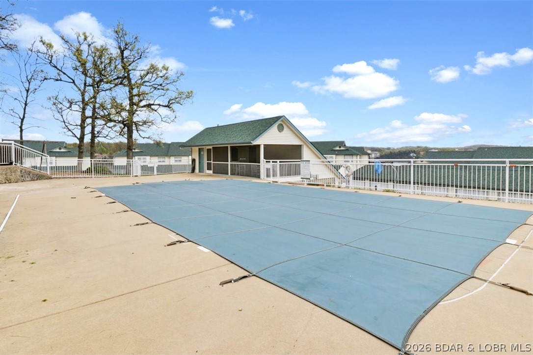 The Evergreens On The Lake - Residential