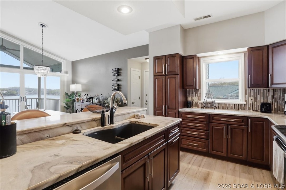 The Evergreens On The Lake - Residential