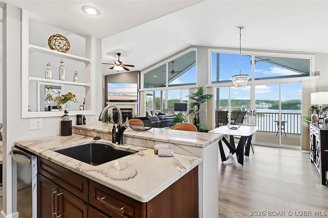 The Evergreens On The Lake - Residential